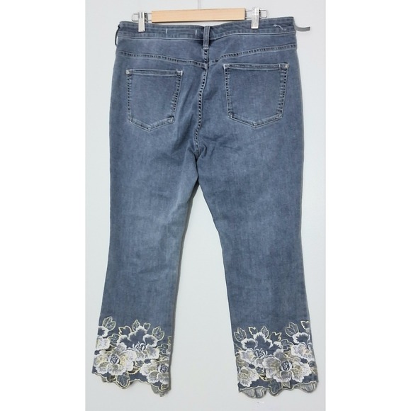 Pilcro Anthropologie Jeans Size 32 Blue High Rise Bootcut Embroidered Cropped - Picture 2 of 14